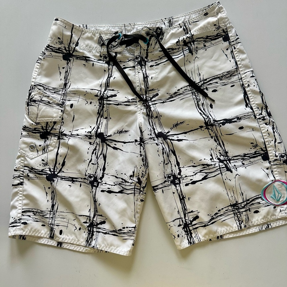 Volcom Tropical Black and White Board Shorts